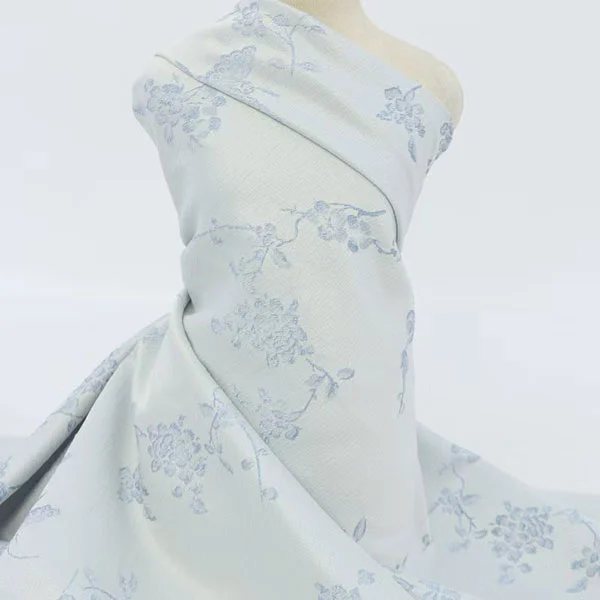 Kain jacquard biasa